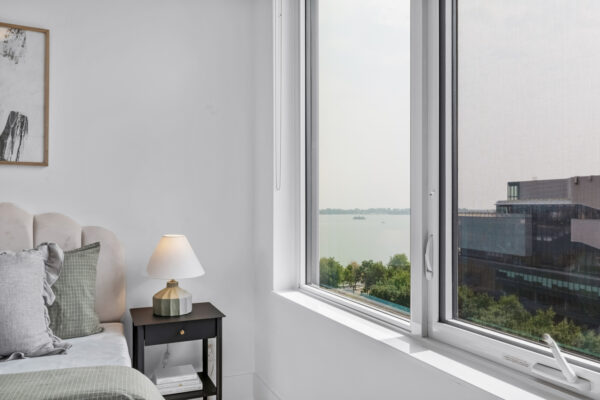 15-Merchants'-Wharf-#942-Toronto-Web-Salisbury-35