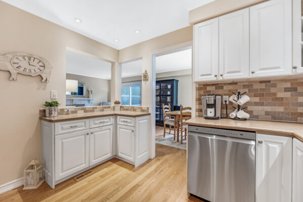 1742-Shadybrook-Drive-Pickering-Web-Salisbury-25