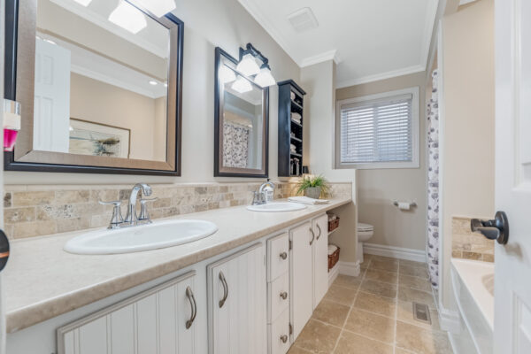 1742-Shadybrook-Drive-Pickering-Web-Salisbury-44