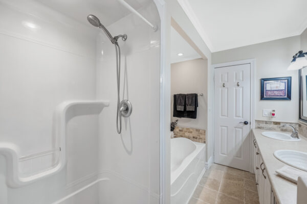 1742-Shadybrook-Drive-Pickering-Web-Salisbury-46