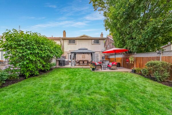 1742-Shadybrook-Drive-Pickering-Web-Salisbury-71