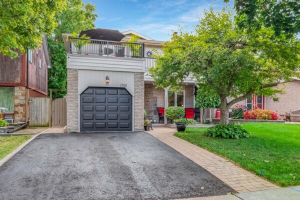 1742-Shadybrook-Drive-Pickering-Web-Salisbury-8