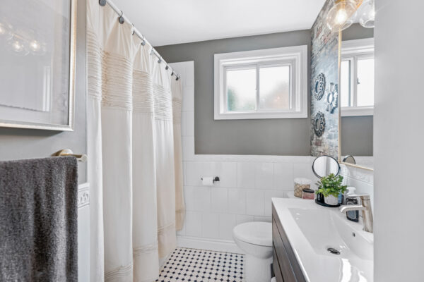227-Rosedale-Drive-Whitby-Web-Salisbury-28