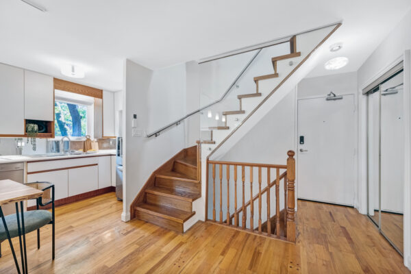 28-Admiral-Road-#10-Toronto-Web-Salisbury-22