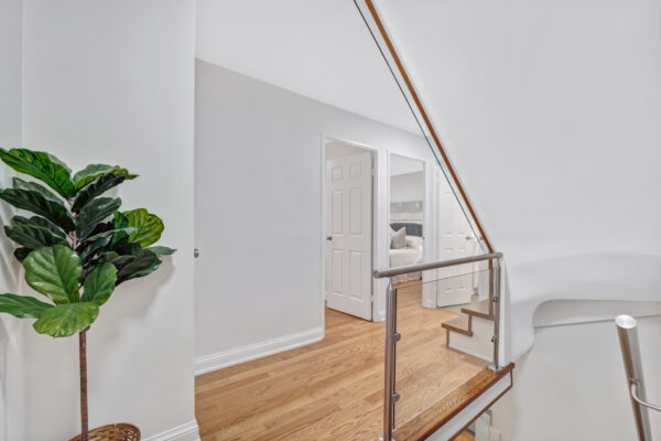 28-Admiral-Road-#10-Toronto-Web-Salisbury-23