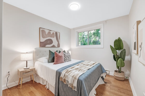 28-Admiral-Road-#10-Toronto-Web-Salisbury-24