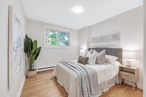 28-Admiral-Road-#10-Toronto-Web-Salisbury-27