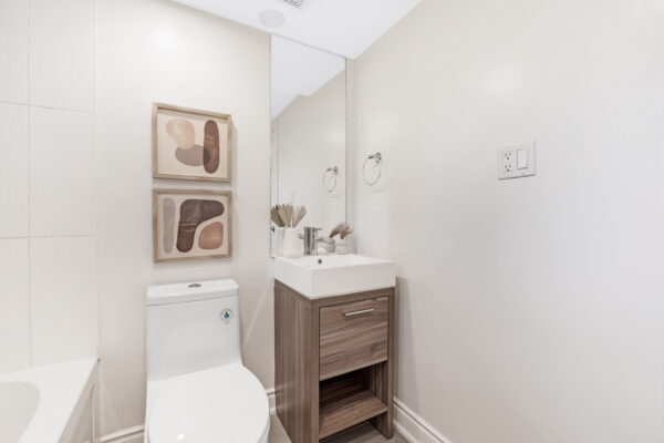 28-Admiral-Road-#10-Toronto-Web-Salisbury-30