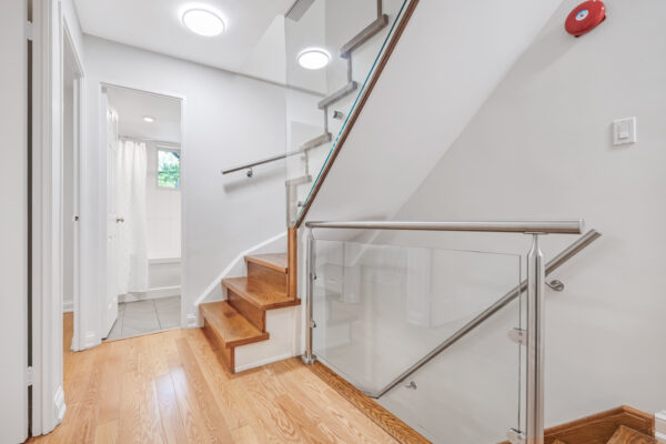 28-Admiral-Road-#10-Toronto-Web-Salisbury-32