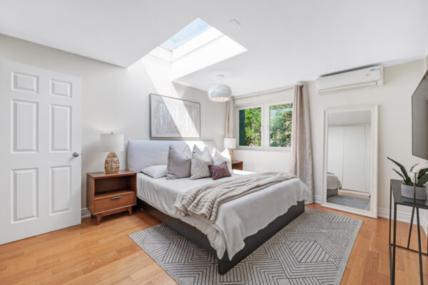 28-Admiral-Road-#10-Toronto-Web-Salisbury-33