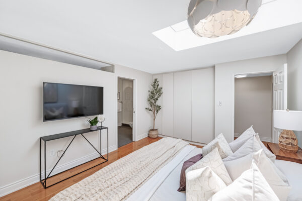 28-Admiral-Road-#10-Toronto-Web-Salisbury-36