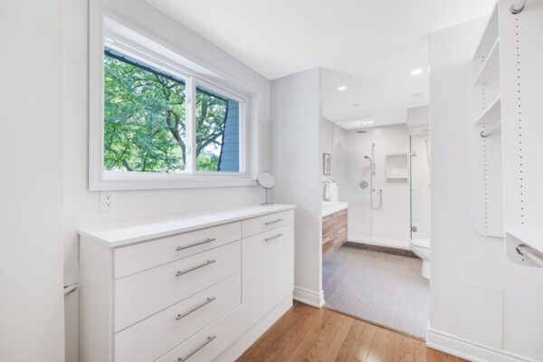 28-Admiral-Road-#10-Toronto-Web-Salisbury-41