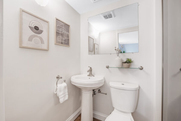 28-Admiral-Road-#10-Toronto-Web-Salisbury-47