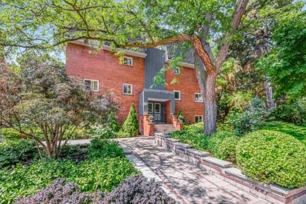 28-Admiral-Road-#10-Toronto-Web-Salisbury-5