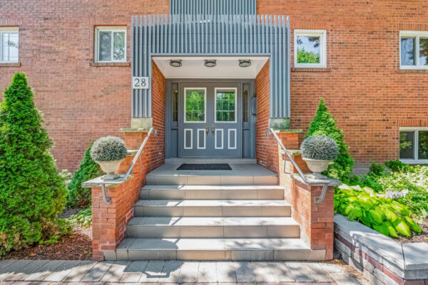 28-Admiral-Road-#10-Toronto-Web-Salisbury-8