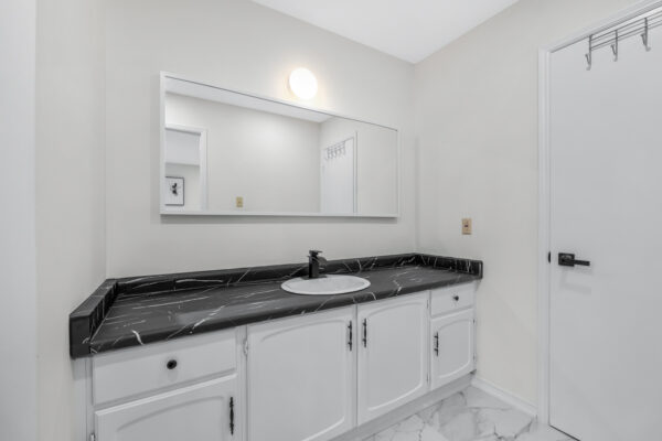 43-Riverglen-Drive-Georgina-Web-Salisbury-34