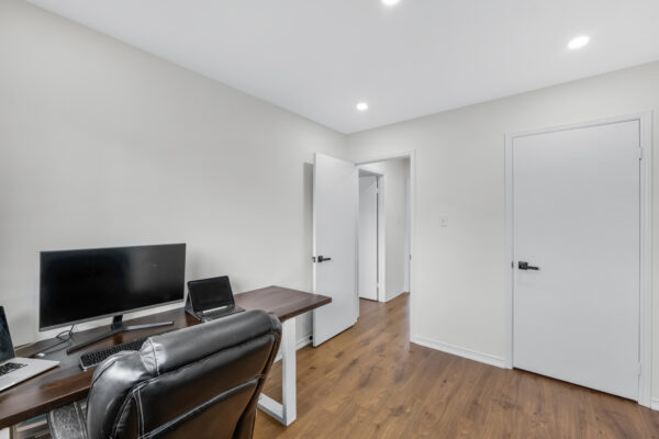 43-Riverglen-Drive-Georgina-Web-Salisbury-40