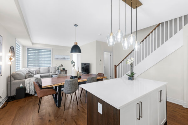 1195-Gooseberry-Lane-#305-Mississauga-Web-Salisbury-18