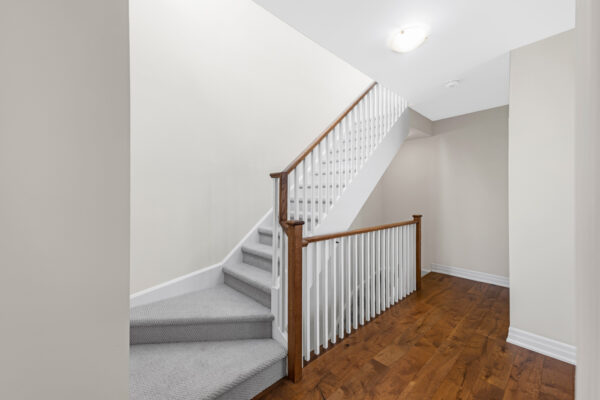 1195-Gooseberry-Lane-#305-Mississauga-Web-Salisbury-41