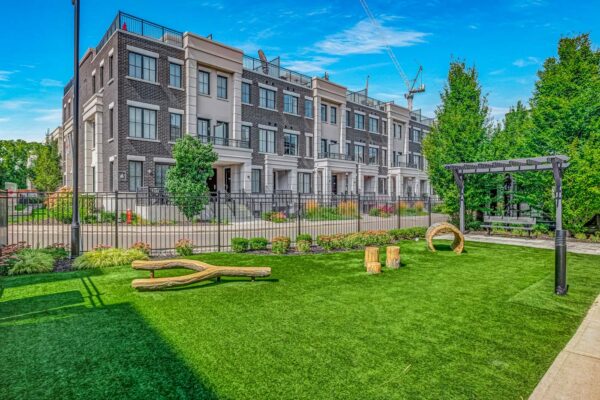 1195-Gooseberry-Lane-#305-Mississauga-Web-Salisbury-52