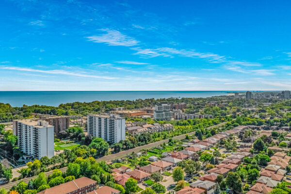 1195-Gooseberry-Lane-#305-Mississauga-Web-Salisbury-54