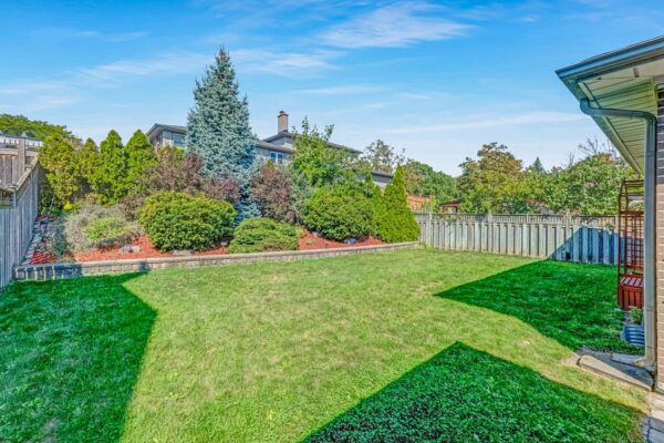 1256-Tyneburn-Crescent-Mississauga-Web-Salisbury-52