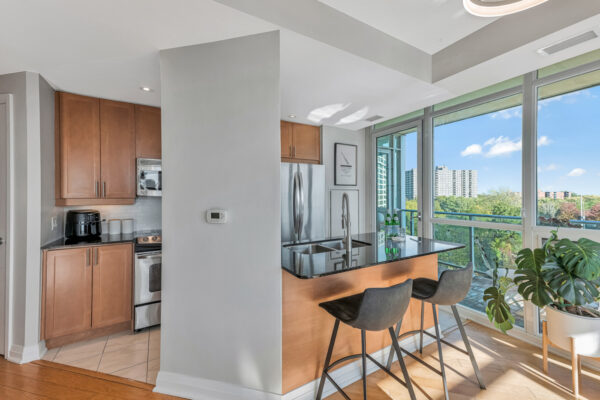 1055-Southdown-Road-#611-Mississauga-Web-Salisbury-17