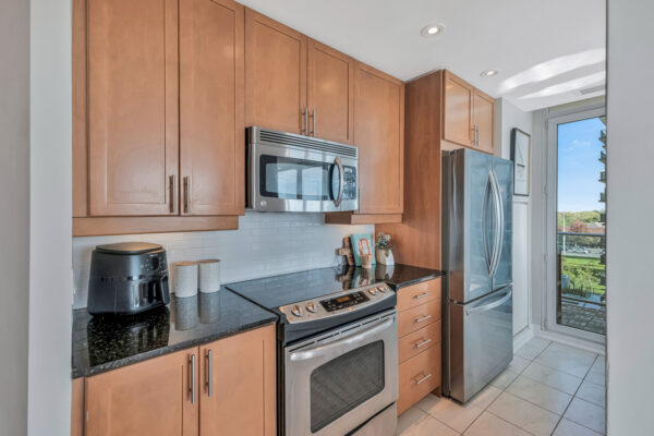 1055-Southdown-Road-#611-Mississauga-Web-Salisbury-21