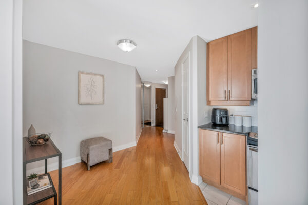 1055-Southdown-Road-#611-Mississauga-Web-Salisbury-32