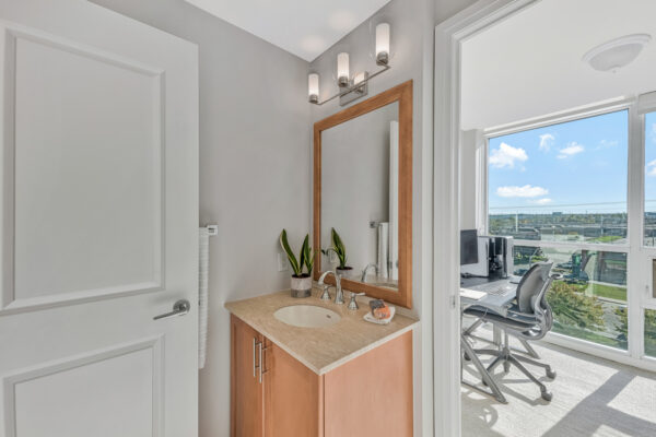 1055-Southdown-Road-#611-Mississauga-Web-Salisbury-36