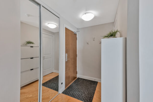 1055-Southdown-Road-#611-Mississauga-Web-Salisbury-7