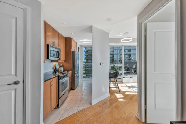 1055-Southdown-Road-#611-Mississauga-Web-Salisbury-9