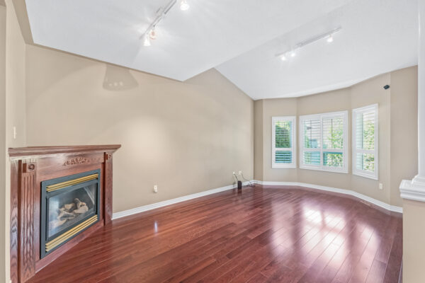 110-Tierra-Avenue-Vaughan-Web-Salisbury-13