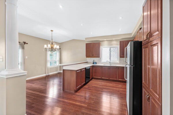 110-Tierra-Avenue-Vaughan-Web-Salisbury-16