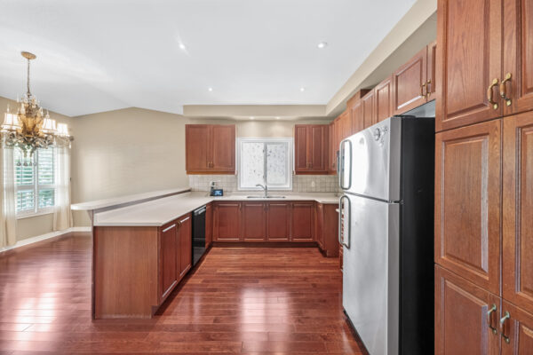 110-Tierra-Avenue-Vaughan-Web-Salisbury-17