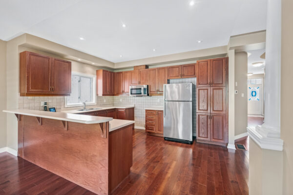 110-Tierra-Avenue-Vaughan-Web-Salisbury-18