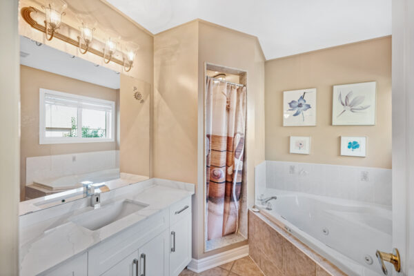110-Tierra-Avenue-Vaughan-Web-Salisbury-28