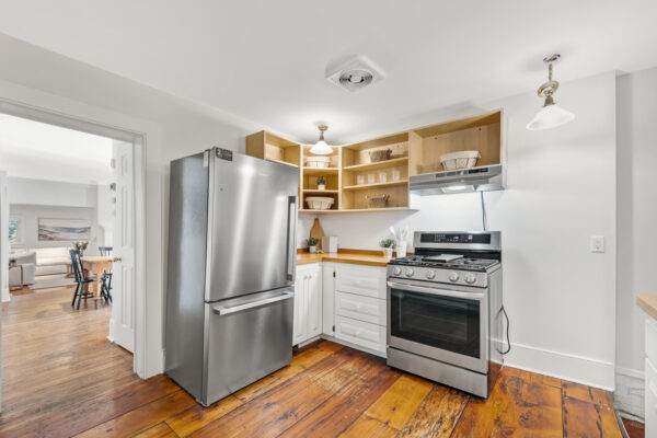 22-Beechwood-Crescent-Toronto-Web-Salisbury-24