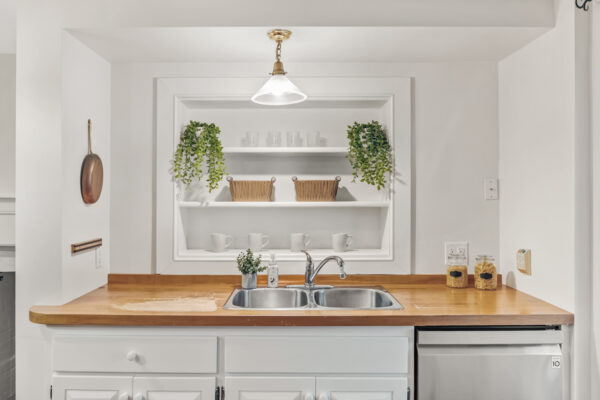 22-Beechwood-Crescent-Toronto-Web-Salisbury-27