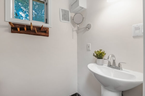 22-Beechwood-Crescent-Toronto-Web-Salisbury-32