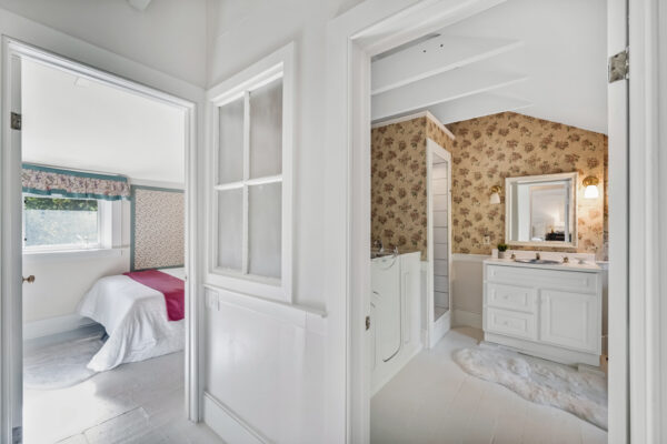 22-Beechwood-Crescent-Toronto-Web-Salisbury-38