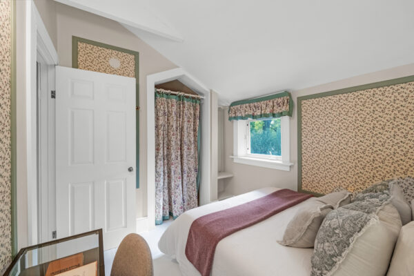 22-Beechwood-Crescent-Toronto-Web-Salisbury-40