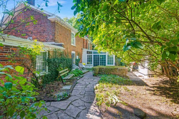 22-Beechwood-Crescent-Toronto-Web-Salisbury-48