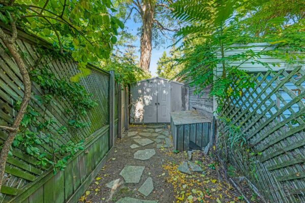 22-Beechwood-Crescent-Toronto-Web-Salisbury-54