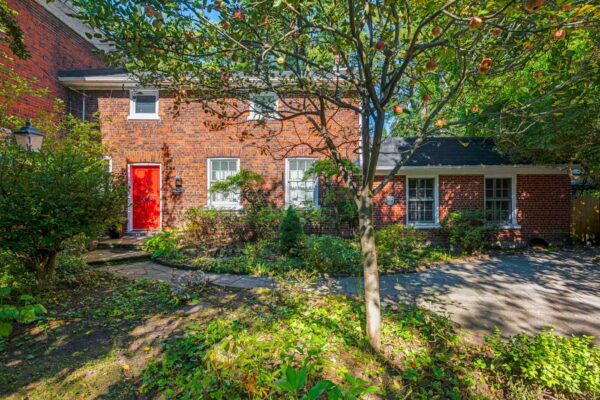 22-Beechwood-Crescent-Toronto-Web-Salisbury-9