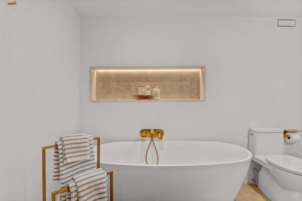 3900-Yonge-Street-#405-Toronto-Web-Salisbury-48