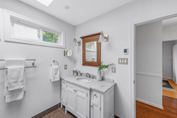 41-Denver-Crescent-Toronto-Web-Salisbury-34