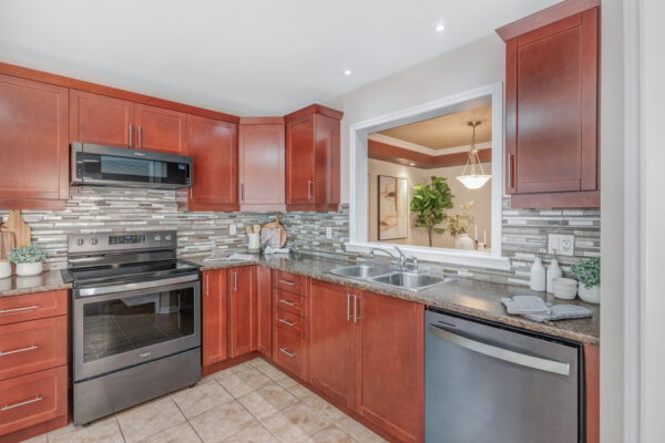 46-Elmeade-Lane-Stouffville-Web-Salisbury-27