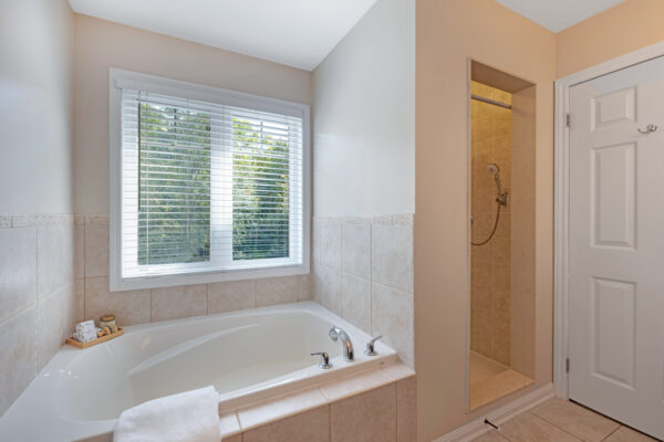 46-Elmeade-Lane-Stouffville-Web-Salisbury-36