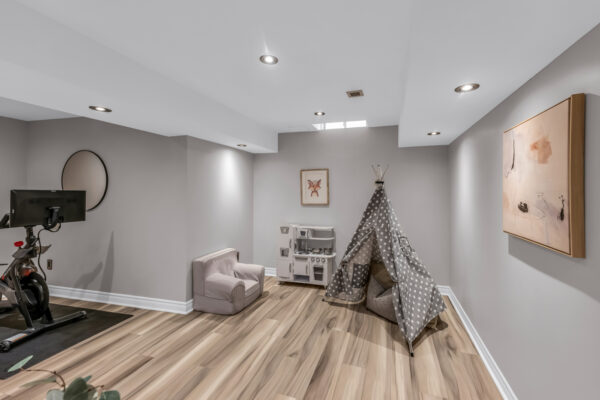 7-Chimes-Lane-Toronto-Web-Salisbury-55